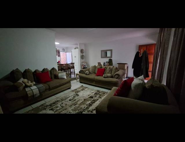 2 BEDROOM TOWNHOUSE FOR SALE IN SUNAIR PARK